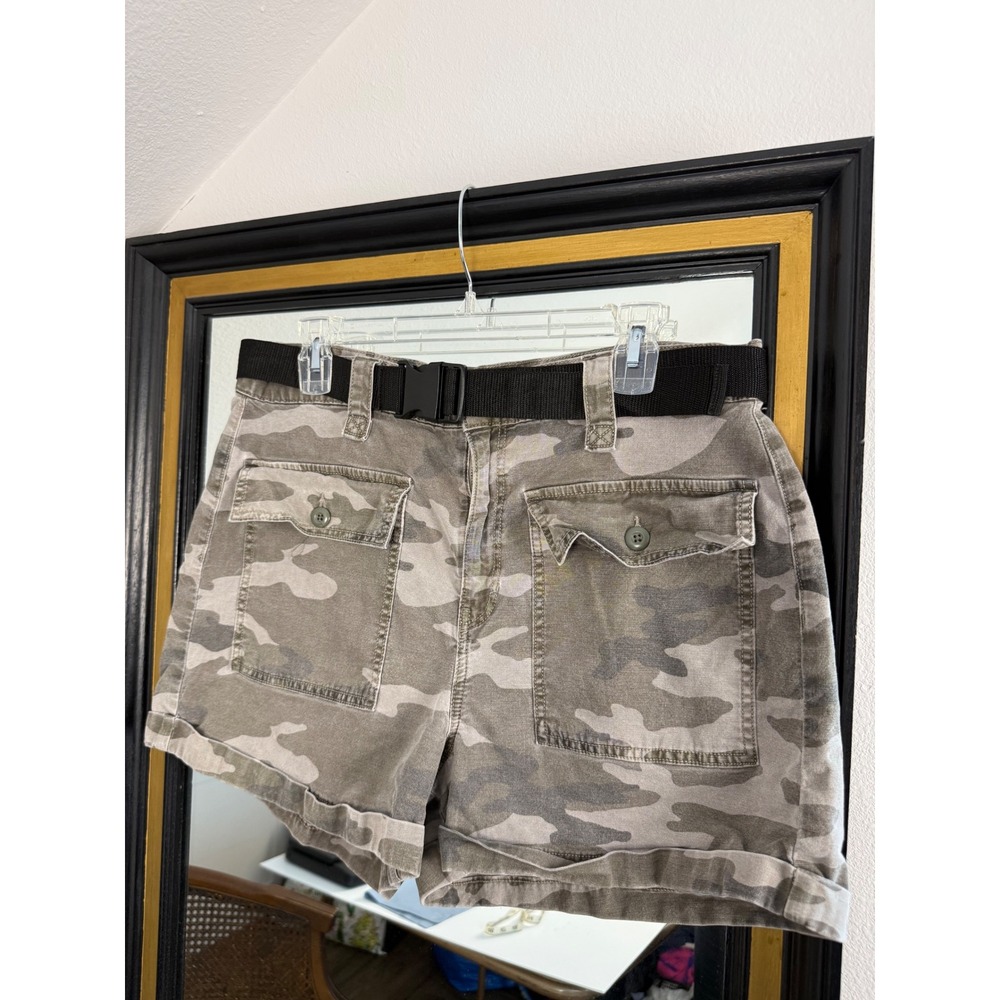American Eagle Super Hi-Rise Festival Camo Cargo Shorts Size 16 Belted